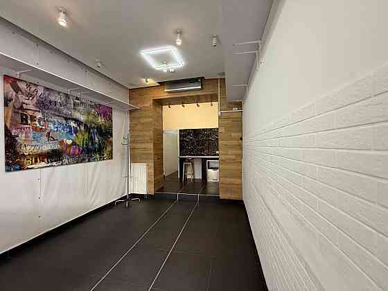 Продаж приміщення вільного призначення на вул. Грушевського Михайла приміщень - 3, поверх - 1/3 Львів