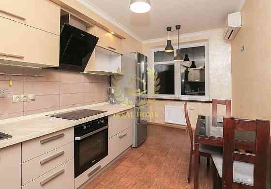 Продаж Квартира 2-кімнатна на Владимира Наумовича ул., 6 Київ