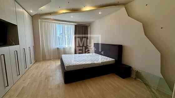 Продаж Квартира 3-кімнатна, 5/8 поверх на вул. Назаровская Киев