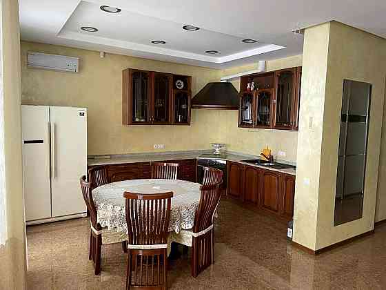 Продаж Квартира 2-кімнатна, 8/25 поверх на Руданського Степана вул., д. 3-А Київ