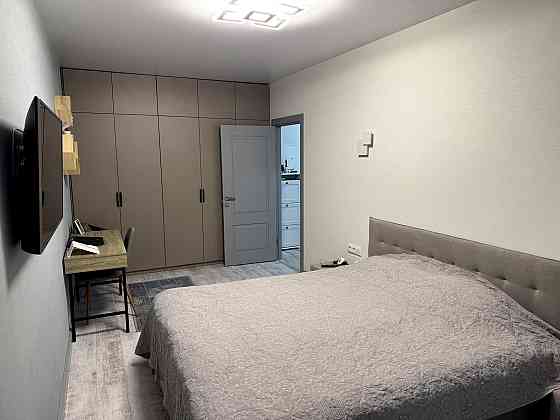 Продаж Квартира 3-кімнатна, 3/7 поверх на Лебедєва Академіка вул., д. 1/7 Киев