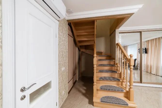 Selling a two-story townhouse, renovated, with appliances Vynohradiv - photo 3