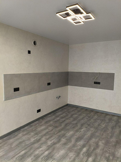 Продаж Квартира 1-кімнатна, 9/9 поверх на вул. Соборна Ровно - изображение 2