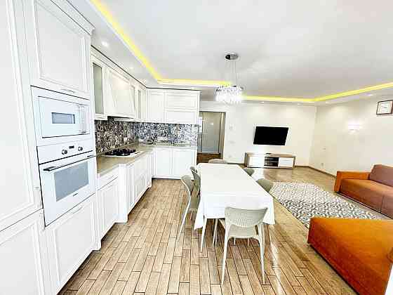 Продаж Квартира 4-кімнатна, 9/12 поверх на Владимирская ул., 1 Dnipro