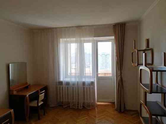 Оренда Квартира 3-кімнатна на Срибнокильская ул., 20 Kiev