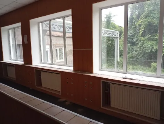 New facility. Owner is doing cosmetic repairs. City center Uspenska Square. Own yard Dnipro