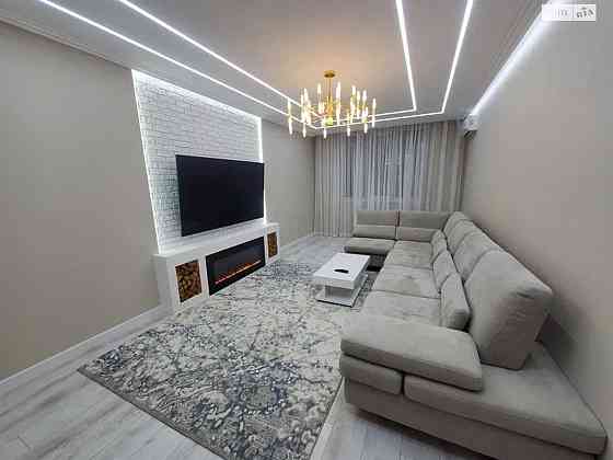 Продаж Квартира 3-кімнатна, 11/23 поверх на Максимовича Михайла вул., д. 3г Kiev