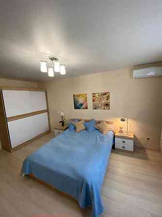 Оренда Квартира 1-кімнатна, 23/25 поверх на Вирлицька, 102 Kiev