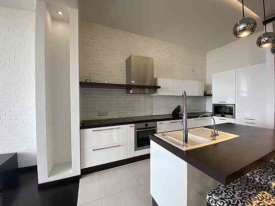 Продаж Квартира 3-кімнатна, 12/17 поверх на Лидерсовский б-р, 5 Одеса