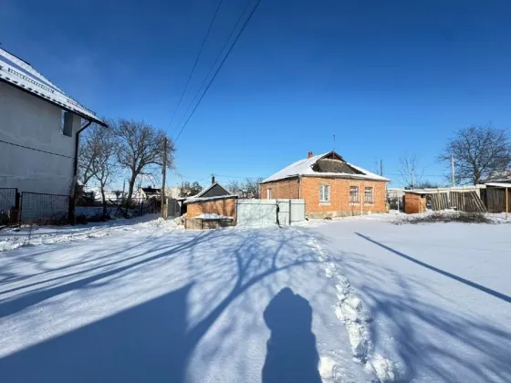 Продажа 1-этажный Дом с участком 10 сот 79.6 кв.м 4 комн. на вул. Чумацька Винница