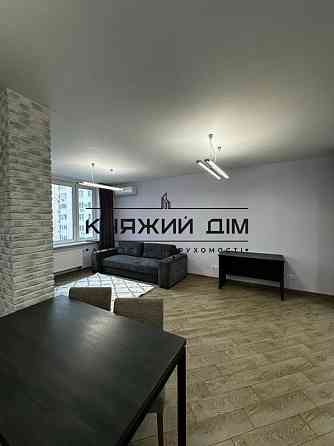 Оренда Квартира 1-кімнатна, 18/25 поверх на Драгоманова ул. Київ