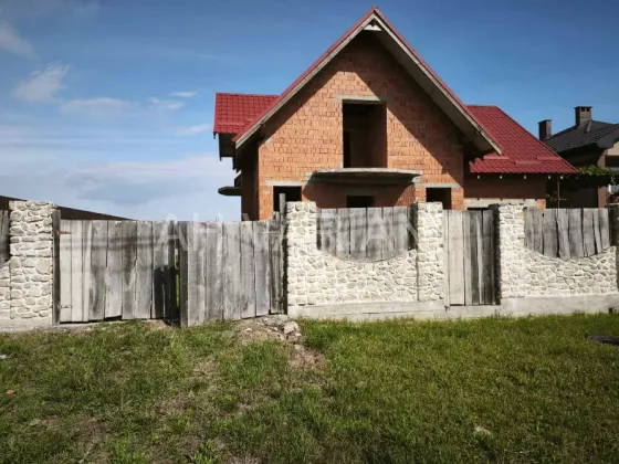 Продаж 2-поверховий Будинок з ділянкою 8.5 сот 180 кв.м 4 кімн. на 8 березня Концово