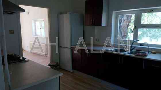 Продаж Будинок 8-кімнатний на вул. Редутна Київ