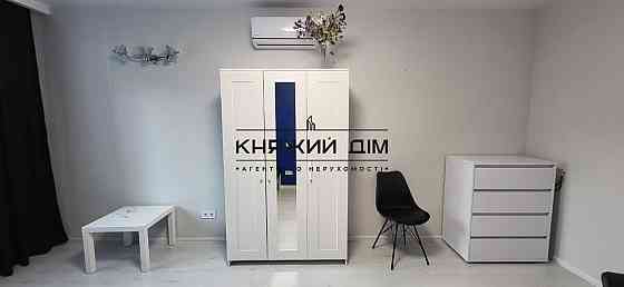 Оренда Квартира 1-кімнатна, 16/25 поверх на вул. Панельная ул./Андрія Аболмасова Kiev