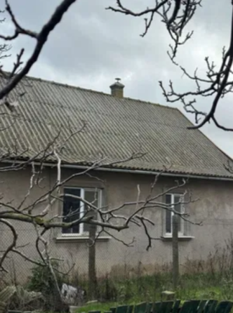 Продаж Будинок 3-кімнатний на ул. Мирна, 42 Удобне