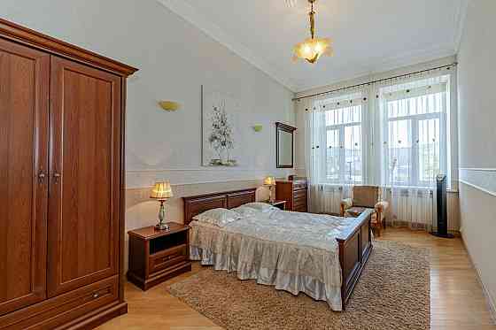 Оренда Квартира 3-кімнатна, 5/6 поверх на переулок Михайловский, д.3/16 Киев