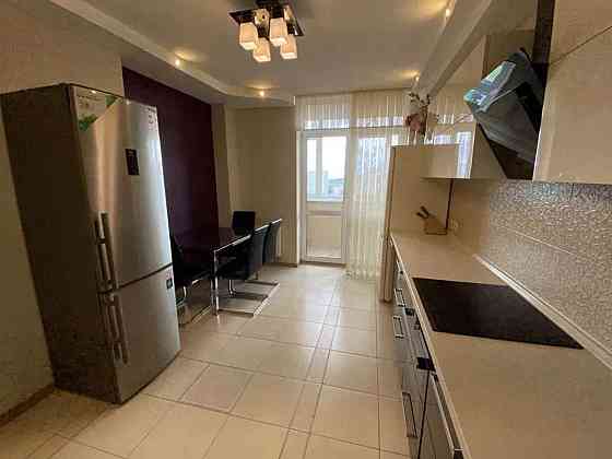 Оренда Квартира 1-кімнатна, 14/18 поверх на ул. Вадима Гетьмана Киев