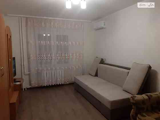 Оренда Квартира 1-кімнатна, 22/22 поверх на Драгоманова ул., 8 а Киев