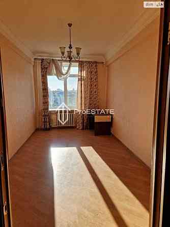 Продаж Квартира 3-кімнатна, 5/5 поверх на вул. Харьковское Київ