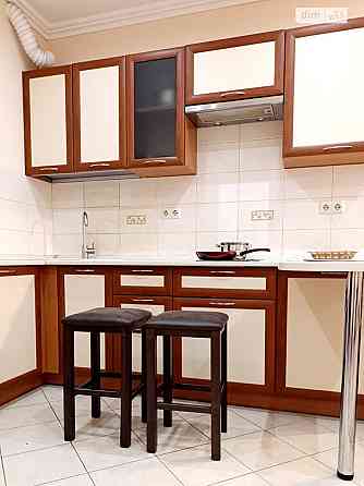 Оренда Квартира 1-кімнатна, 4/17 поверх на Харківське шосе, 15А Kiev