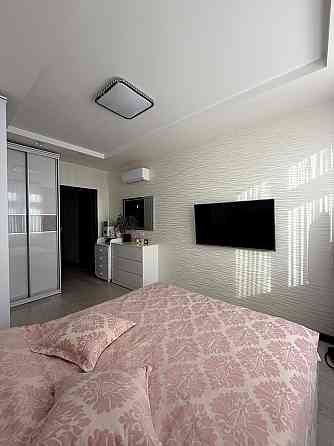 Продаж Квартира 2-кімнатна, 20/25 поверх на Драгоманова вул., д. 2-Б Київ