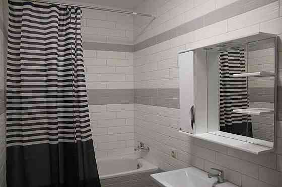 Оренда Квартира 1-кімнатна, 20/25 поверх на пл. Дарницкая Київ