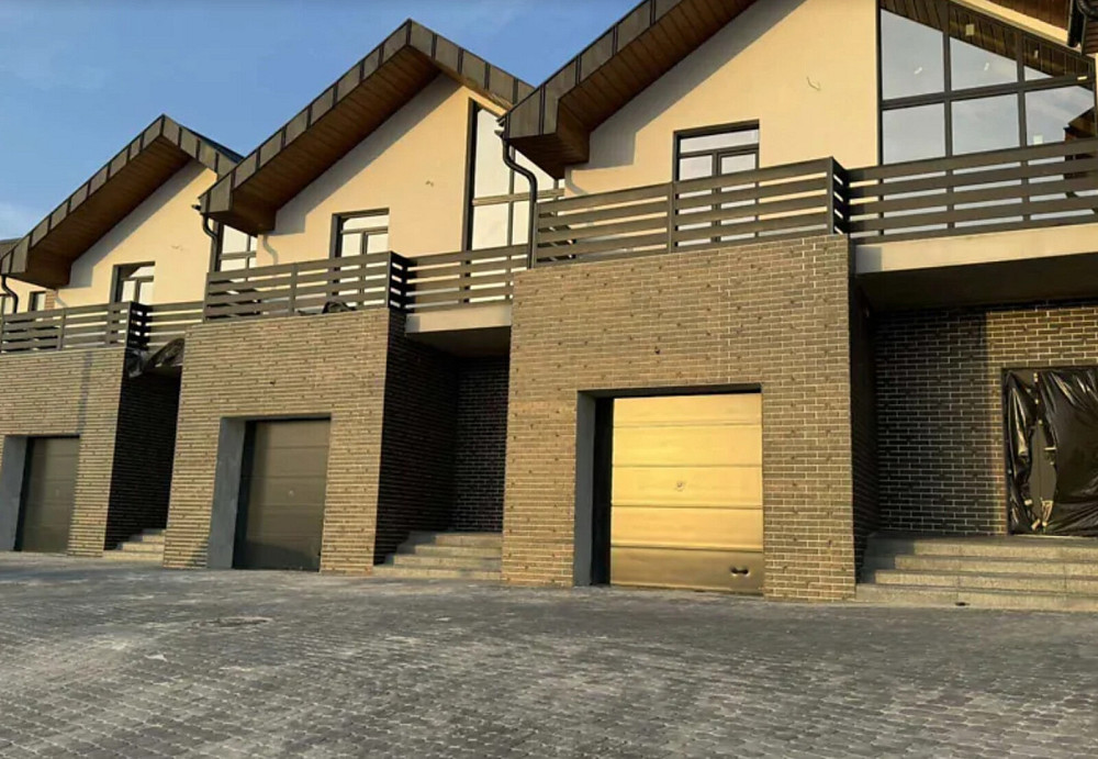 Продаж 2 поверхового таунхауса з ділянкою на 2 сотки, 156 кв. м, Біла  - фото 1