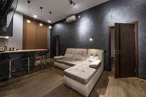 Оренда Квартира 2-кімнатна, 4/5 поверх на вул. Хмельницького Богдана L'viv