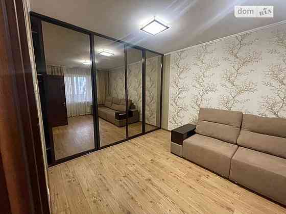 Оренда Квартира 3-кімнатна, 9/16 поверх на ул. Срибнокильская, 4 Київ