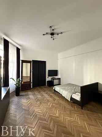 Продаж Квартира 3-кімнатна, 2/4 поверх на Дорошенка вул., 56 Львів