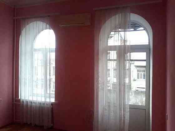 Оренда Квартира 2-кімнатна, 4/4 поверх на ул. Саксаганского Київ