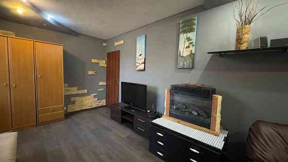 Продаж Квартира 3-кімнатна, 2/9 поверх на Борщагівська вул., д. 8 Kiev