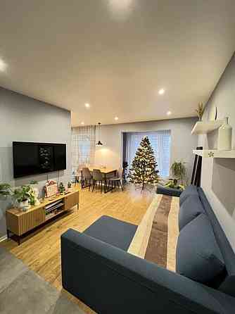 Продаж Квартира 3-кімнатна, 9/27 поверх на Вишняківська, 4 Kiev