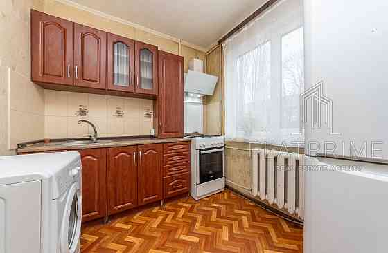 Продаж Квартира 2-кімнатна, 4/5 поверх на Туполєва Академіка вул., д. 17б Kiev