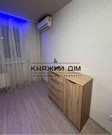 Оренда Квартира 1-кімнатна, 20/26 поверх на Крушельницкой Соломии ул. Kiev