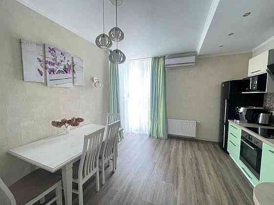 Продаж Квартира 2-кімнатна, 22/25 поверх на Драгоманова вул., д. 2а Kiev