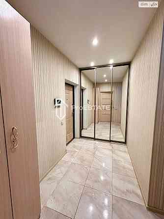 Продаж Квартира 2-кімнатна, 7/25 поверх на вул. Ахматовой Анны Киев