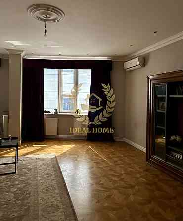 Продаж видової квартири бульвар Лесі Українки Київ