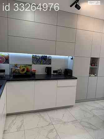 Продаж Квартира 3-кімнатна, 9/9 поверх на Юнацька вул., д. 6 Київ