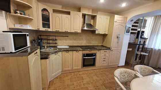 Оренда Квартира 3-кімнатна, 10/16 поверх на пр. Петра Григоренко Київ