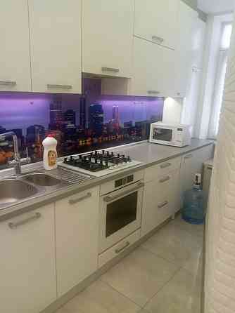 Стильная трехкомнатная квартира с террасой в центре Одессы Одесса