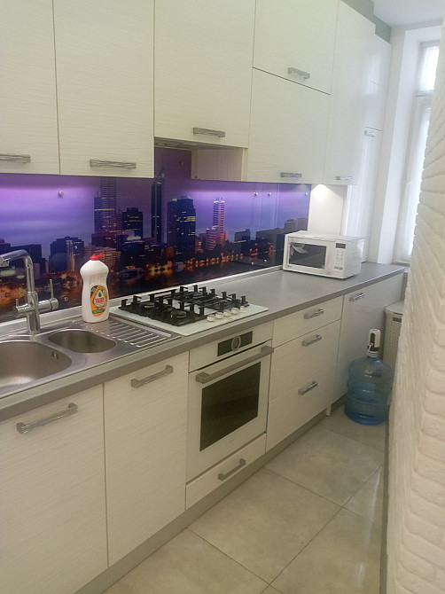 Стильная трехкомнатная квартира с террасой в центре Одессы Одесса - изображение 3