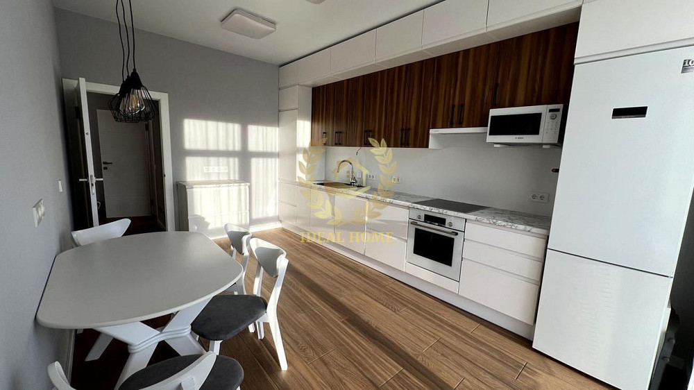 Продаж Квартира 2-кімнатна, 2/5 поверх на Университетская ул., 17А Kiev - photo 1