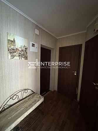 Продаж Квартира 1-кімнатна, 2/5 поверх на вул. Вишгородська Киев