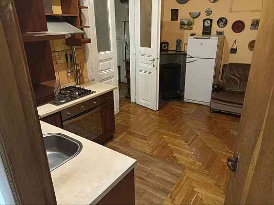 Оренда Квартира 2-кімнатна, 3/3 поверх на вул. Дорошенка Петра Львів