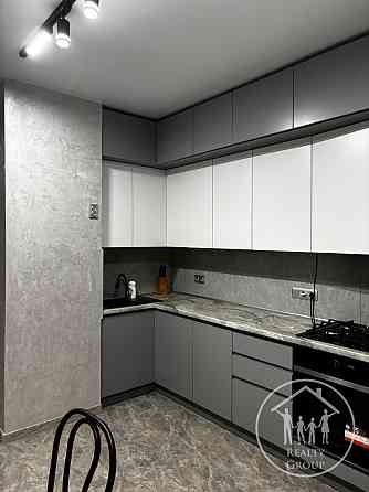 Оренда Квартира 2-кімнатна, 4/14 поверх на Залізнична вул., 9 Львов