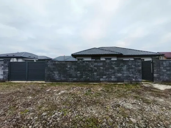 Продаж 1-поверховий Будинок з ділянкою 4 сот 120 кв.м 3 кімн. на Чеська Ужгород