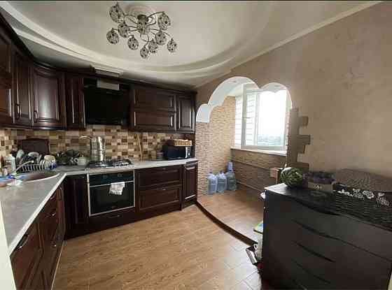 Продаж Квартира 3-кімнатна, 12/16 поверх на Жмаченко, 8 Київ