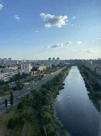 Продаж Квартира 2-кімнатна, 20/36 поверх на Соборності вул., д. 30 Kiev