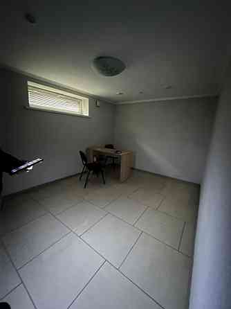 Продаж приміщення вільного призначення на вул. Комарова Володимира приміщень - 3, поверх - 1/2 Львів